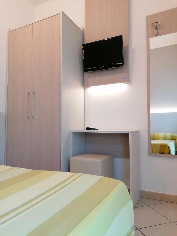 Hotel Andrea'S ริมินี ภายนอก รูปภาพ