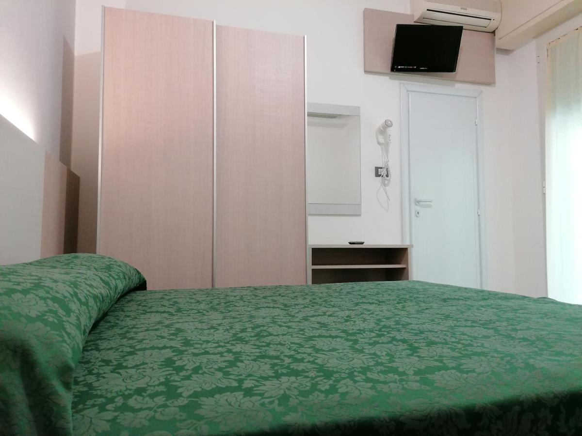 Hotel Andrea'S ริมินี ภายนอก รูปภาพ