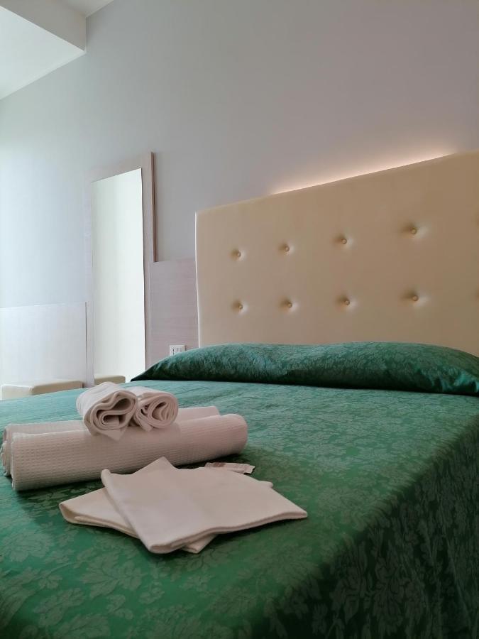 Hotel Andrea'S ริมินี ภายนอก รูปภาพ